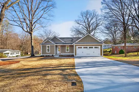 224 Boyce St, Landrum, SC 29356