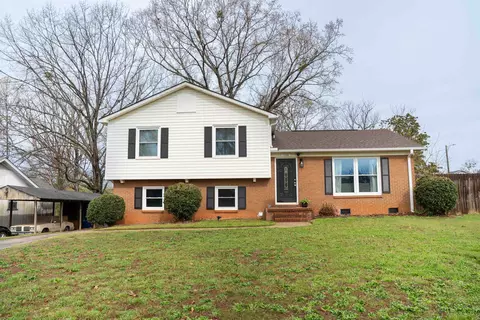 226 Willow Oaks Dr, Spartanburg, SC 29301