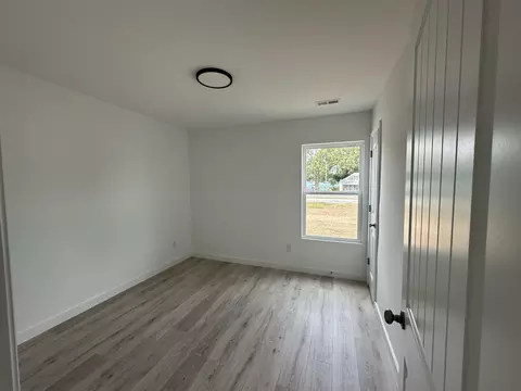 99 Walnut St, Gaffney, SC 29340 photo 5