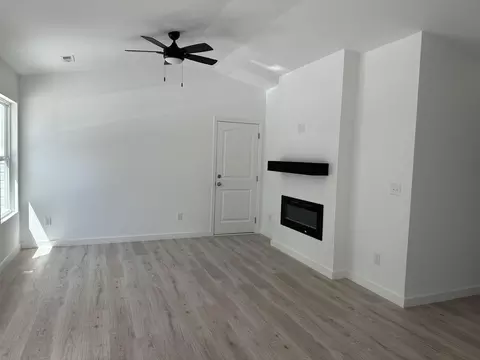 99 Walnut St, Gaffney, SC 29340 photo 4
