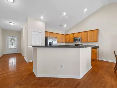 Entry Way - 229 Medoc Ln, Moore, SC 29369 photo 2 of 3