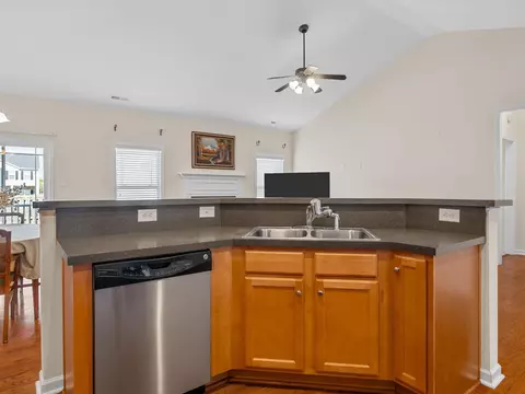 Kitchen - 229 Medoc Ln, Moore, SC 29369 photo 2 of 4