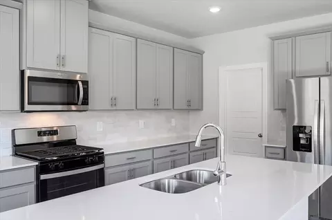 Kitchen - 1541 Switchback Cir, Moore, SC 29369 photo 5 of 5