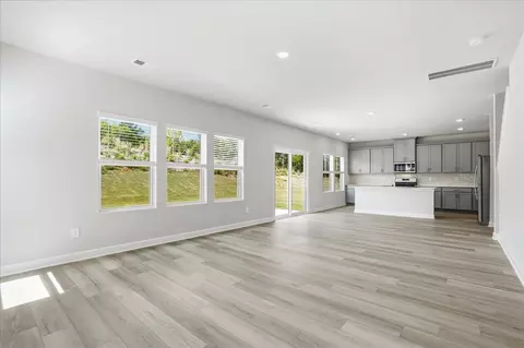 Living - 1541 Switchback Cir, Moore, SC 29369 photo 4 of 4