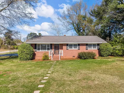 142 Woodhaven Dr, Spartanburg, SC 29307