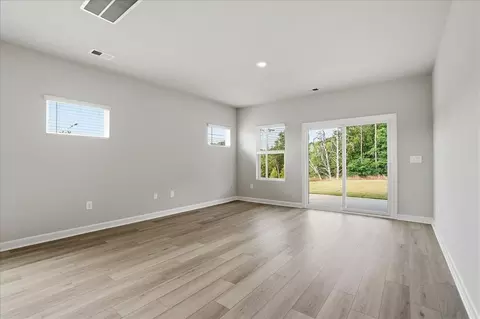 Living - 301 Shortleaf Ln, Pendleton, SC 29670 photo 3 of 5
