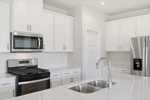 Kitchen - 301 Shortleaf Ln, Pendleton, SC 29670 photo 3 of 5