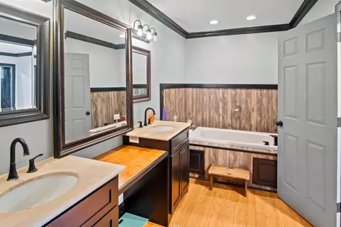 Bath - 4107 Sandy Plains Rd, Tryon, NC 28782 photo 4 of 6