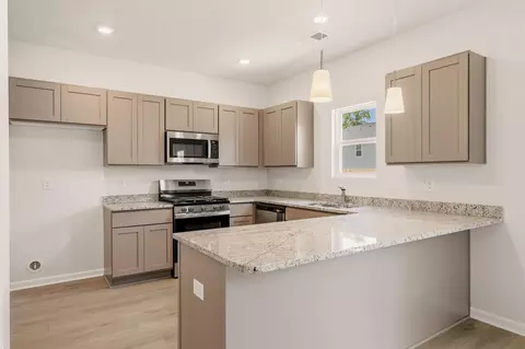 Kitchen - 404 Prosperity Ln, Moore, SC 29369 photo 2 of 3