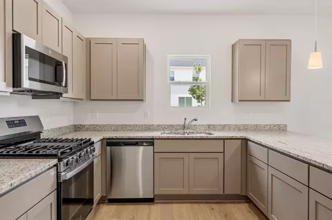 Kitchen - 404 Prosperity Ln, Moore, SC 29369 photo 3 of 3