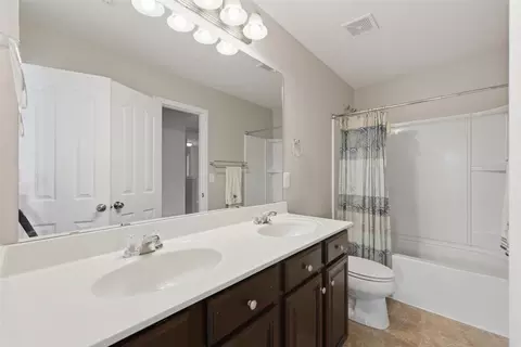 Bath - 240 Harlequin Dr, Moore, SC 29369 photo 3 of 4