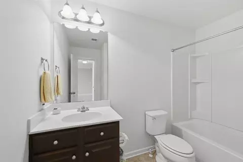 Bath - 240 Harlequin Dr, Moore, SC 29369 photo 4 of 4