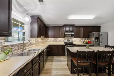 Kitchen - 240 Harlequin Dr, Moore, SC 29369 photo 2 of 5
