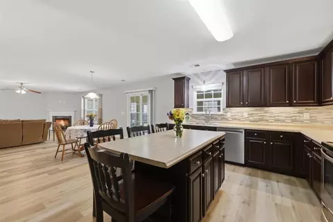 Kitchen - 240 Harlequin Dr, Moore, SC 29369 photo 3 of 5