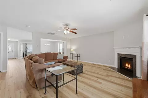 Living - 240 Harlequin Dr, Moore, SC 29369 photo 4 of 4