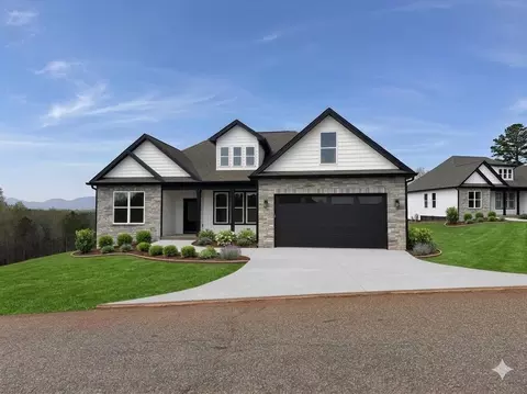 370 Scenic Ave, Campobello, SC 29322