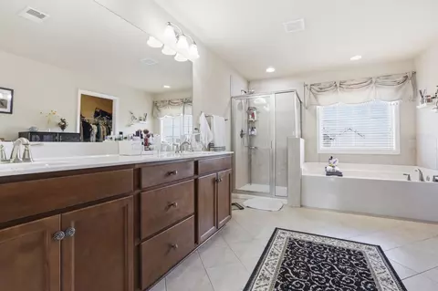 Bath - 155 Sapphire Pointe Dr, Duncan, SC 29334 photo 3 of 3