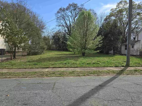 304 Elm St, Gaffney, SC 29340 photo 3