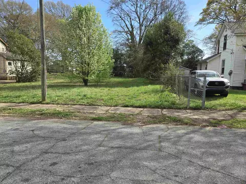 304 Elm St, Gaffney, SC 29340 photo 2