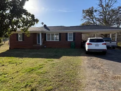 424 Dewberry Rd, Cowpens, SC 29330