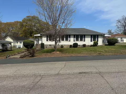 616 Mcarthur Ave, Chesnee, SC 29323