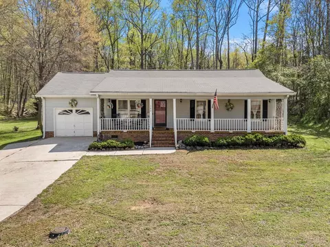 702 Willow Branch Dr, Simpsonville, SC 29680