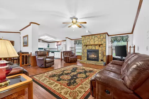 118 Settle Ave, Campobello, SC 29322 photo 3