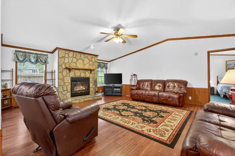 118 Settle Ave, Campobello, SC 29322 photo 4