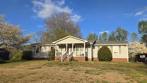 205 Mason Dr, Inman, SC 29349