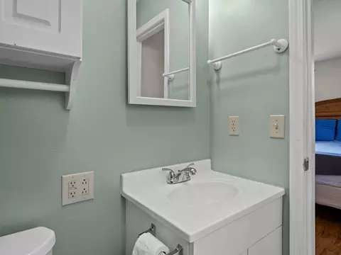 Bath - 423 Bailey Rd, Buffalo, SC 29321 photo 3 of 3