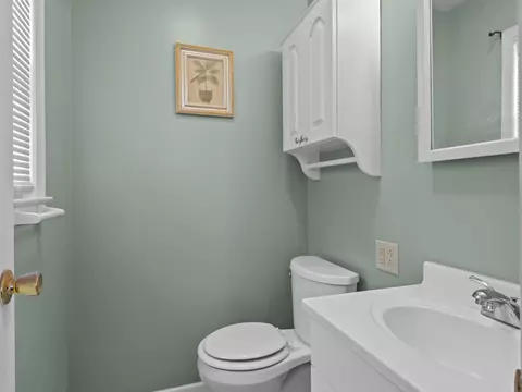 Bath - 423 Bailey Rd, Buffalo, SC 29321 photo 2 of 3