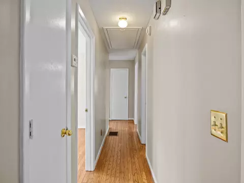 Entry Way - 423 Bailey Rd, Buffalo, SC 29321 photo 2 of 2