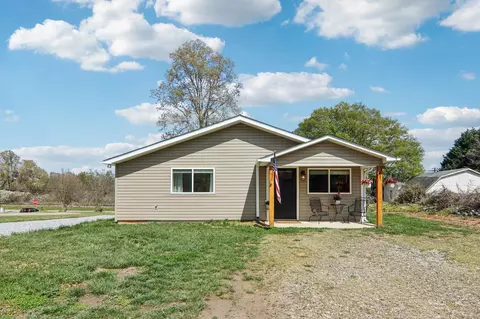 111 W Crawford St, Landrum, SC 29356