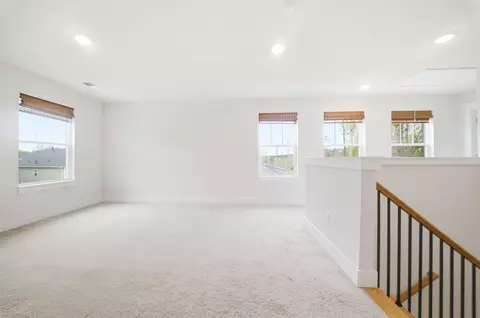 Living - 952 Diane Ln, Moore, SC 29369 photo 2 of 2