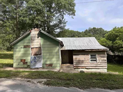 121 Love Ln, Pacolet, SC 29372