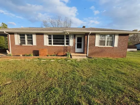 2130 Hampton Rd, Wellford, SC 29385