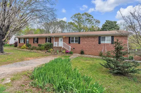 4 Easy St, Taylors, SC 29687