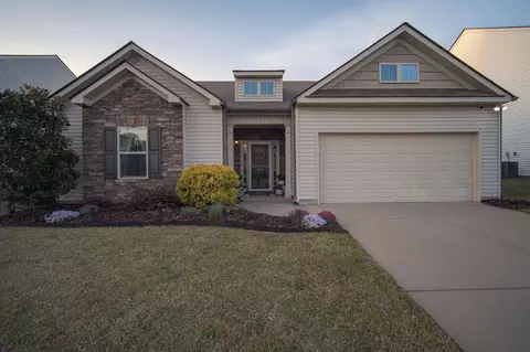 454 Wolfbend Rd, Woodruff, SC 29388