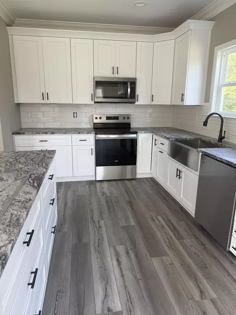 Kitchen - 749 Ruby Golightly Dr, Inman, SC 29349 photo 2 of 2