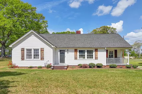 912 Dillon St, Chesnee, SC 29323