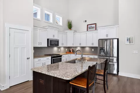 Kitchen - 619 Minster Ct, Moore, SC 29369 photo 2 of 3