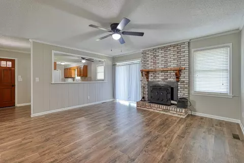 Living - 2601 Highway 357, Lyman, SC 29365 photo 4 of 8