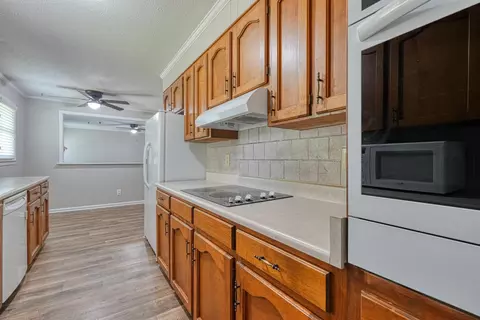Kitchen - 2601 Highway 357, Lyman, SC 29365 photo 3 of 4