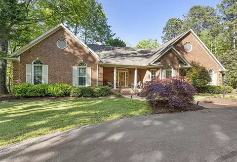 201 Reflections Dr, Greenwood, SC 29646