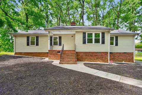 234 Greencreek Dr, Spartanburg, SC 29301