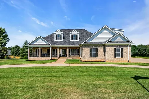 15 Hindman Rd, Travelers Rest, SC 29690