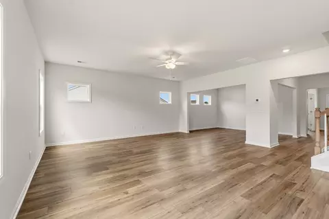 Living - 431 Dodger Ave, Chesnee, SC 29323 photo 6 of 6
