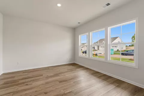 Living - 431 Dodger Ave, Chesnee, SC 29323 photo 1 of 6