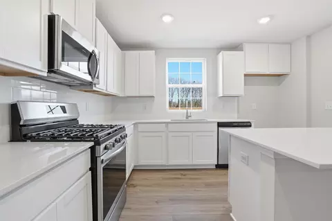 Kitchen - 838 Mahaffey Ct, Spartanburg, SC 29301 photo 4 of 4