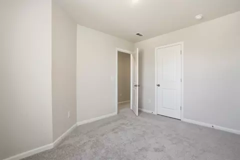 Bedroom - 838 Mahaffey Ct, Spartanburg, SC 29301 photo 4 of 10